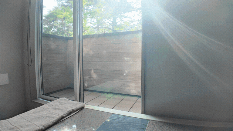 私が宿泊した【Rakuten STAY VILLA 鬼怒川リバーサイド】の客室専用岩盤浴ベッドの様子を伝えるための動画