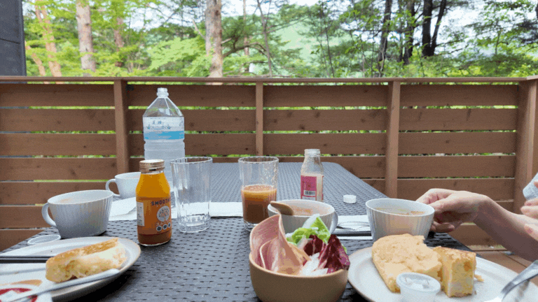 私が宿泊した【Rakuten STAY VILLA 鬼怒川リバーサイド】の朝食の雰囲気を説明するために撮影した動画