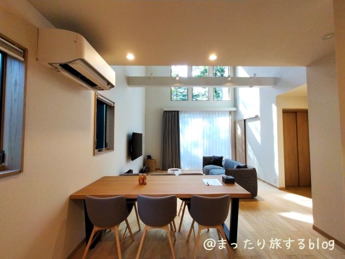 私が宿泊した【Rakuten STAY VILLA 鬼怒川リバーサイド】の客室（ダイニング）の雰囲気を伝えるための写真